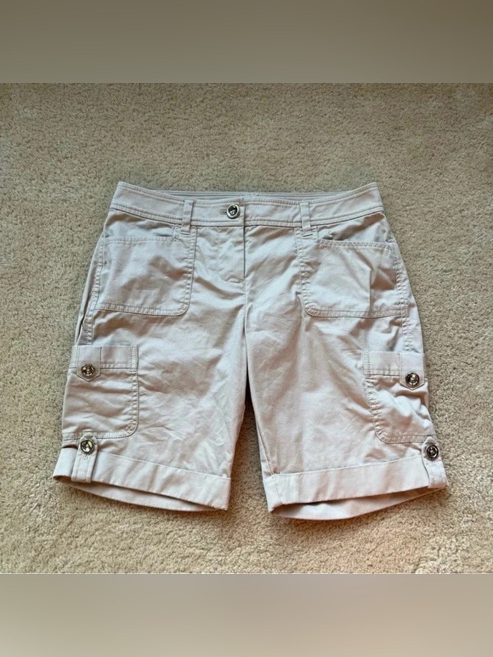 ⭐️ White House Black Market Women’s Khaki Bermuda Shorts - Size 2 - VGUC